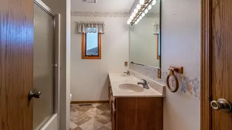 2125 E Capitol Ave, Bismarck, ND 58501 photo 8