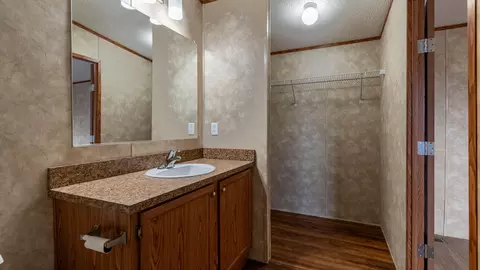 4230 Claridge Loop, Bismarck, ND 58503 photo 14