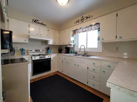 300 Selmes Ave, Stanton, ND 58571 photo 7