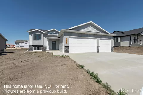 3911 Amari Loop NW, Mandan, ND 58554 photo 9