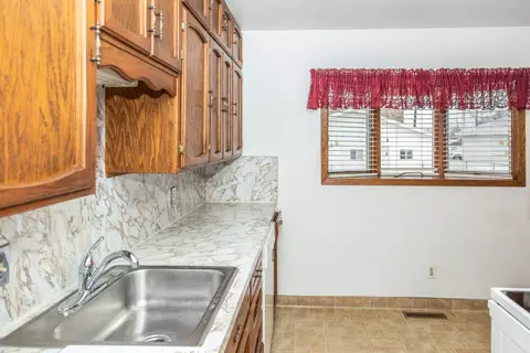 408 Sunset Pl, Bismarck, ND 58504 photo 9