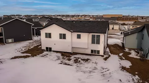 3837 Amari Loop NW, Mandan, ND 58554 photo 3