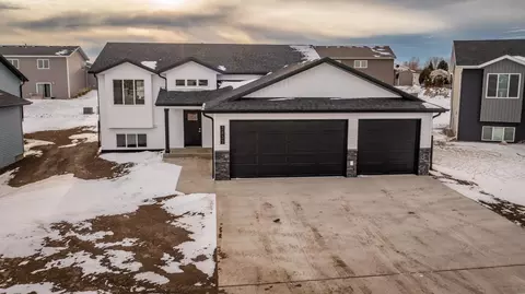 3837 Amari Loop NW, Mandan, ND 58554 photo 1