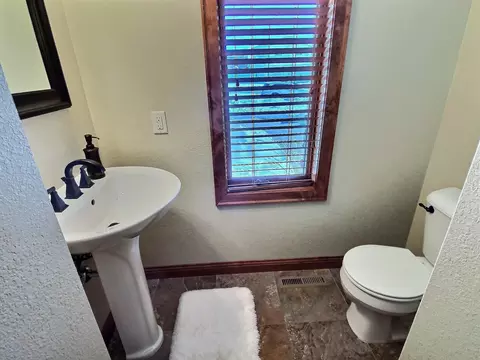 1426 Eagle Crest Loop, Bismarck, ND 58503 photo 26