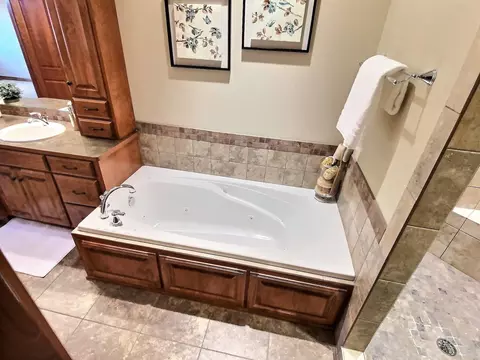 1426 Eagle Crest Loop, Bismarck, ND 58503 photo 34
