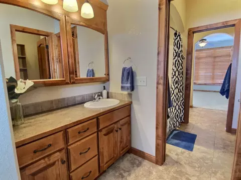 1426 Eagle Crest Loop, Bismarck, ND 58503 photo 40