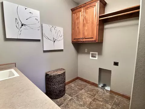 1426 Eagle Crest Loop, Bismarck, ND 58503 photo 29
