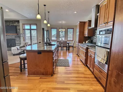 1426 Eagle Crest Loop, Bismarck, ND 58503 photo 17