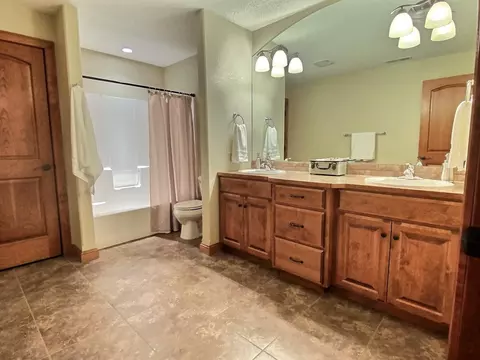 1426 Eagle Crest Loop, Bismarck, ND 58503 photo 56