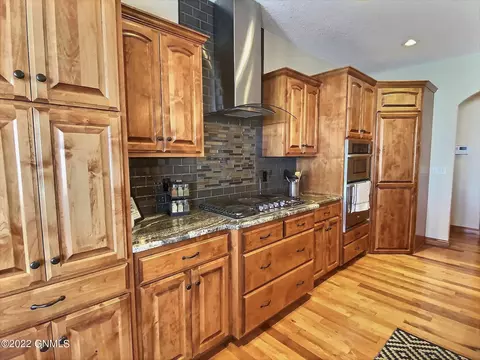 1426 Eagle Crest Loop, Bismarck, ND 58503 photo 13