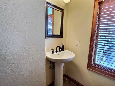 1426 Eagle Crest Loop, Bismarck, ND 58503 photo 25