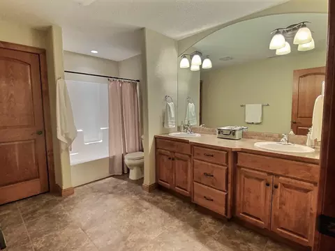 1426 Eagle Crest Loop, Bismarck, ND 58503 photo 52