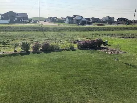 1426 Eagle Crest Loop, Bismarck, ND 58503 photo 73