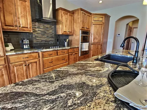 1426 Eagle Crest Loop, Bismarck, ND 58503 photo 14