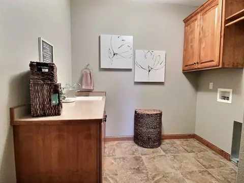 1426 Eagle Crest Loop, Bismarck, ND 58503 photo 27