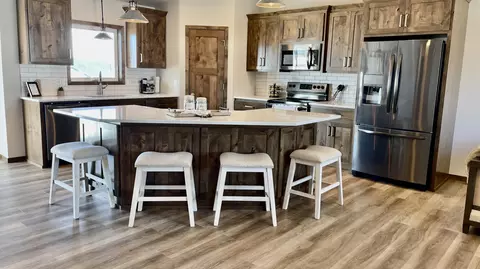 5345 Titanium Dr, Bismarck, ND 58503 photo 2