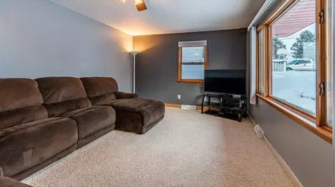 809 Tower Pl, Mandan, ND 58554 photo 11