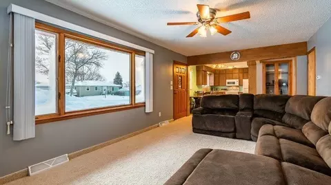 809 Tower Pl, Mandan, ND 58554 photo 9