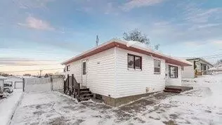 809 Tower Pl, Mandan, ND 58554 photo 2