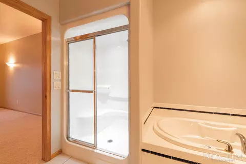 1960 Mesquite Loop, Bismarck, ND 58503 photo 11