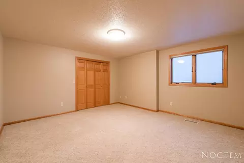 1960 Mesquite Loop, Bismarck, ND 58503 photo 25