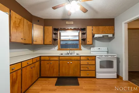 1709 E Avenue Ave E, Bismarck, ND 58501 photo 5