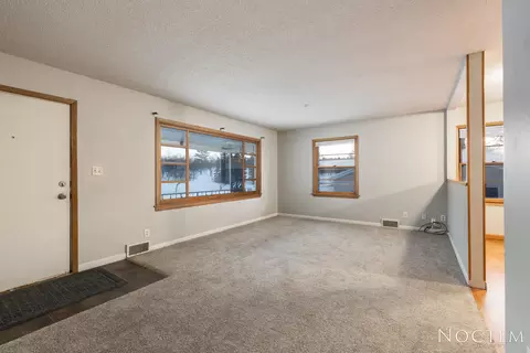 1709 E Avenue Ave E, Bismarck, ND 58501 photo 3
