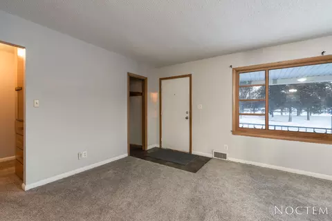 1709 E Avenue Ave E, Bismarck, ND 58501 photo 2