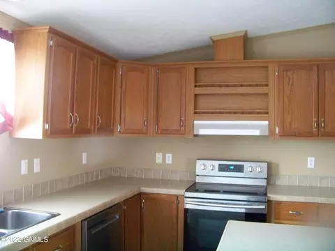 3978 N Valley Loop Loop, Bismarck, ND 58503 photo 10