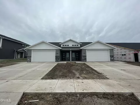 5608 Titanium Dr, Bismarck, ND 58503 photo 1