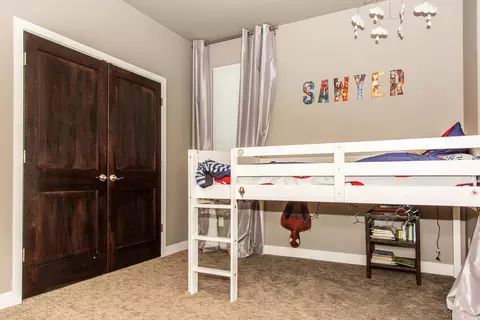 3900 Poseidon Loop, Bismarck, ND 58504 photo 11
