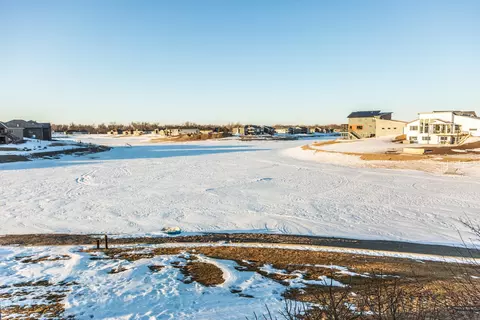 3900 Poseidon Loop, Bismarck, ND 58504 photo 71