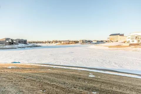 3900 Poseidon Loop, Bismarck, ND 58504 photo 74