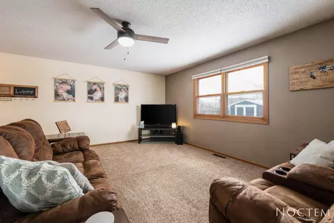19 Custer Dr, Lincoln, ND 58504 photo 5