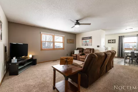 19 Custer Dr, Lincoln, ND 58504 photo 4