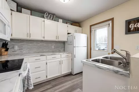19 Custer Dr, Lincoln, ND 58504 photo 9