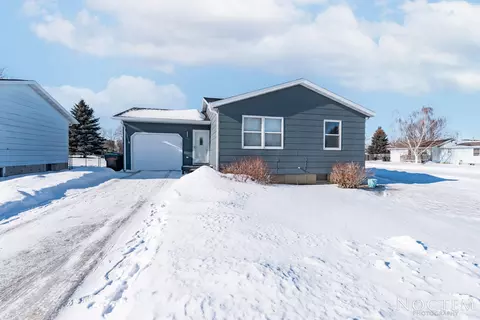 19 Custer Dr, Lincoln, ND 58504 photo 1