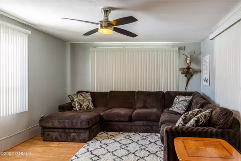 603 Dover Dr, Bismarck, ND 58504 photo 2