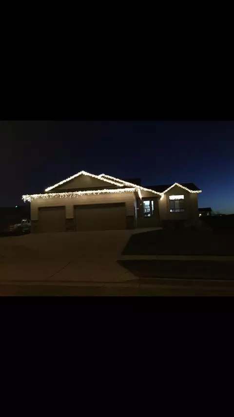 407 Cherrybrook Dr, Bismarck, ND 58503 photo 2