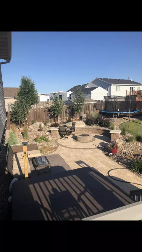 407 Cherrybrook Dr, Bismarck, ND 58503 photo 4