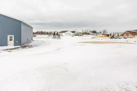 906 Schick Dr, Bismarck, ND 58501 photo 49