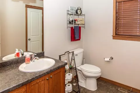 906 Schick Dr, Bismarck, ND 58501 photo 21