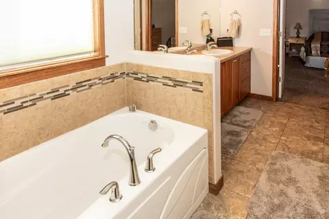 906 Schick Dr, Bismarck, ND 58501 photo 27