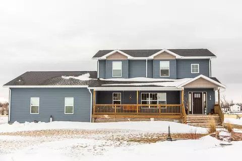 906 Schick Dr, Bismarck, ND 58501 photo 1