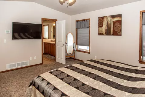 906 Schick Dr, Bismarck, ND 58501 photo 25