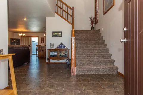 906 Schick Dr, Bismarck, ND 58501 photo 8
