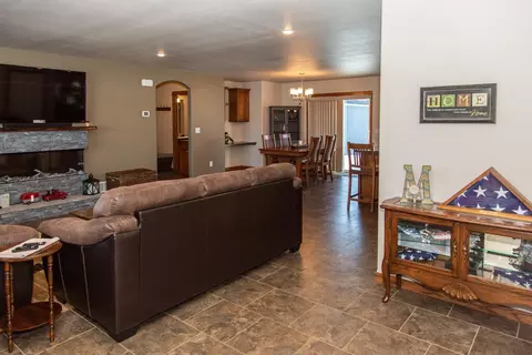 906 Schick Dr, Bismarck, ND 58501 photo 10