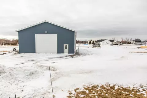 906 Schick Dr, Bismarck, ND 58501 photo 6