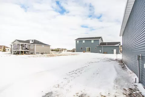 906 Schick Dr, Bismarck, ND 58501 photo 45