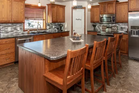 906 Schick Dr, Bismarck, ND 58501 photo 16